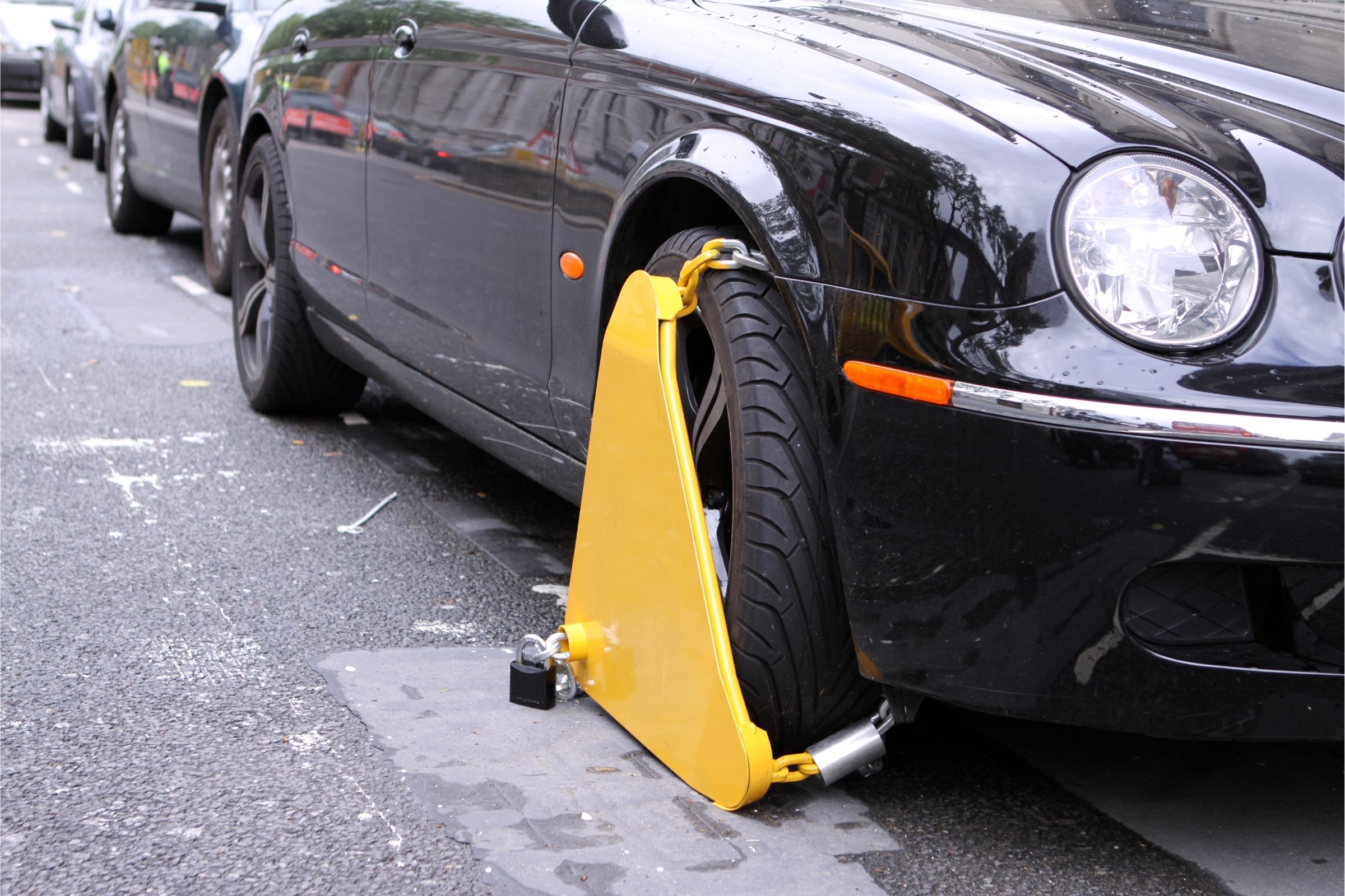Dublin planuje wprowadzić mandaty za złe parkowanie płatne na miejscu