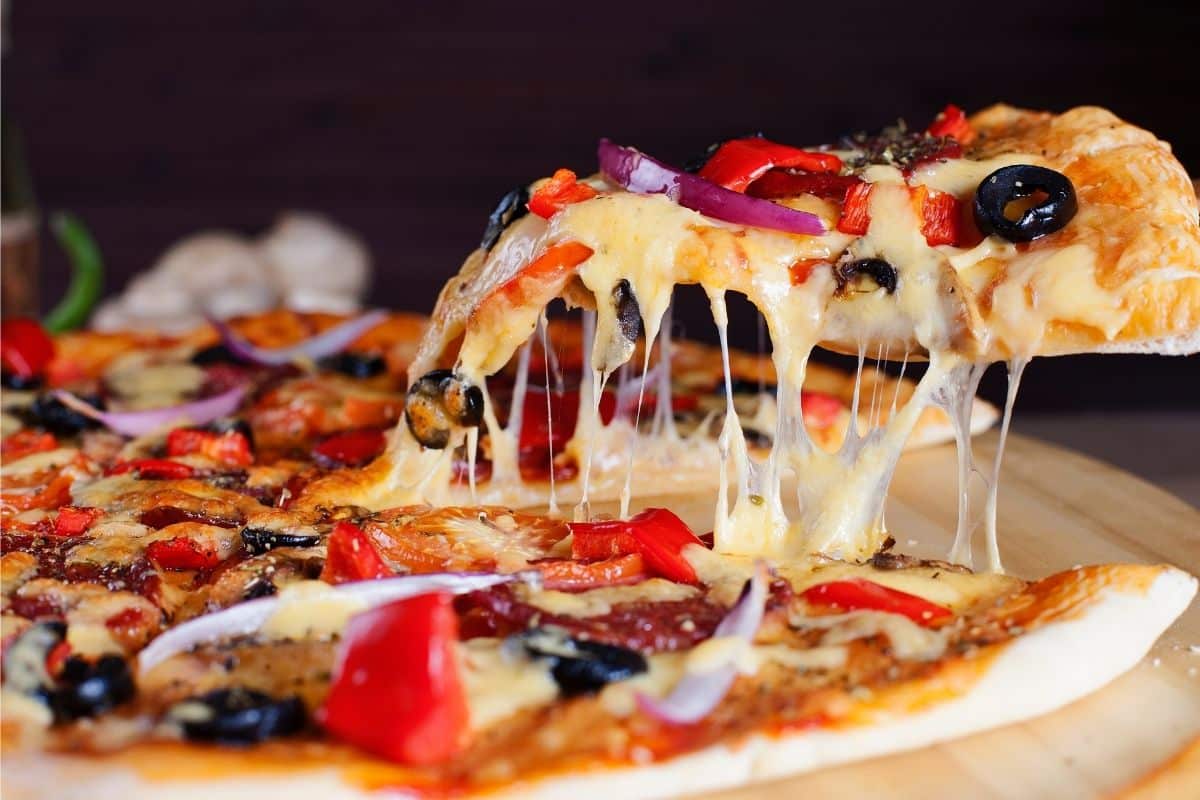 Przepis na pizzę - cieńką i chrupiącą