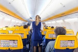 Pracownica Ryanair otrzymała 85 000 euro za poślizgnięcie się na płynie do odladzania