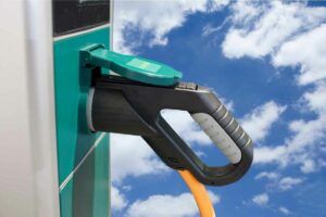 Aldi zainstaluje dodatkowe 41 stacji ładowania pojazdów elektrycznych przy sklepach w Irlandii