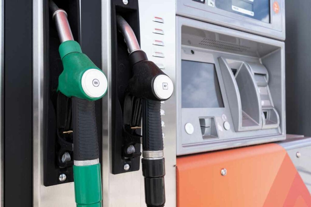 Koszt zatankowania baku paliwa w Irlandii w ciągu dwóch tygodni wzrósł o około 10 Euro