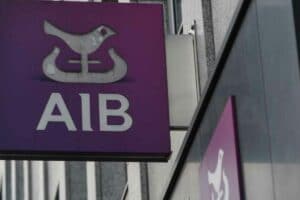 AIB rezygnuje z planu usunięcia obsługi gotówkowej z 70 oddziałów