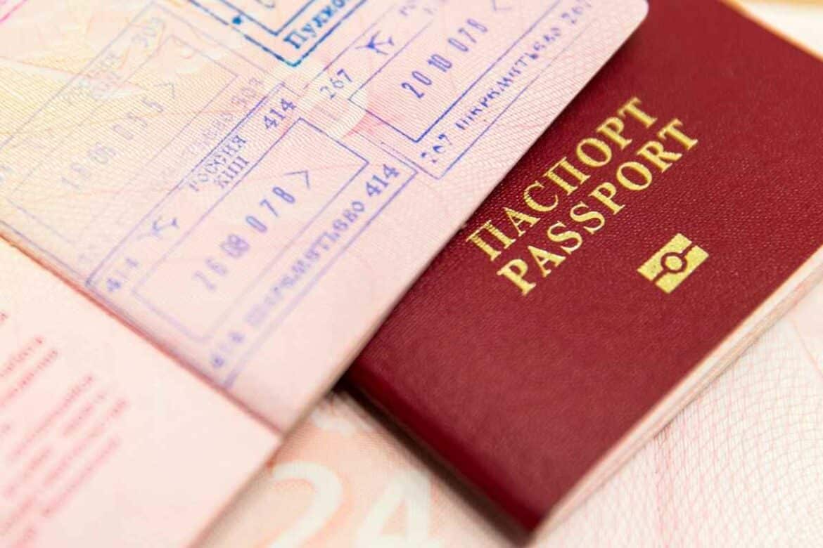 Unia Europejska rozważa zakaz wizowy dla wszystkich Rosjan