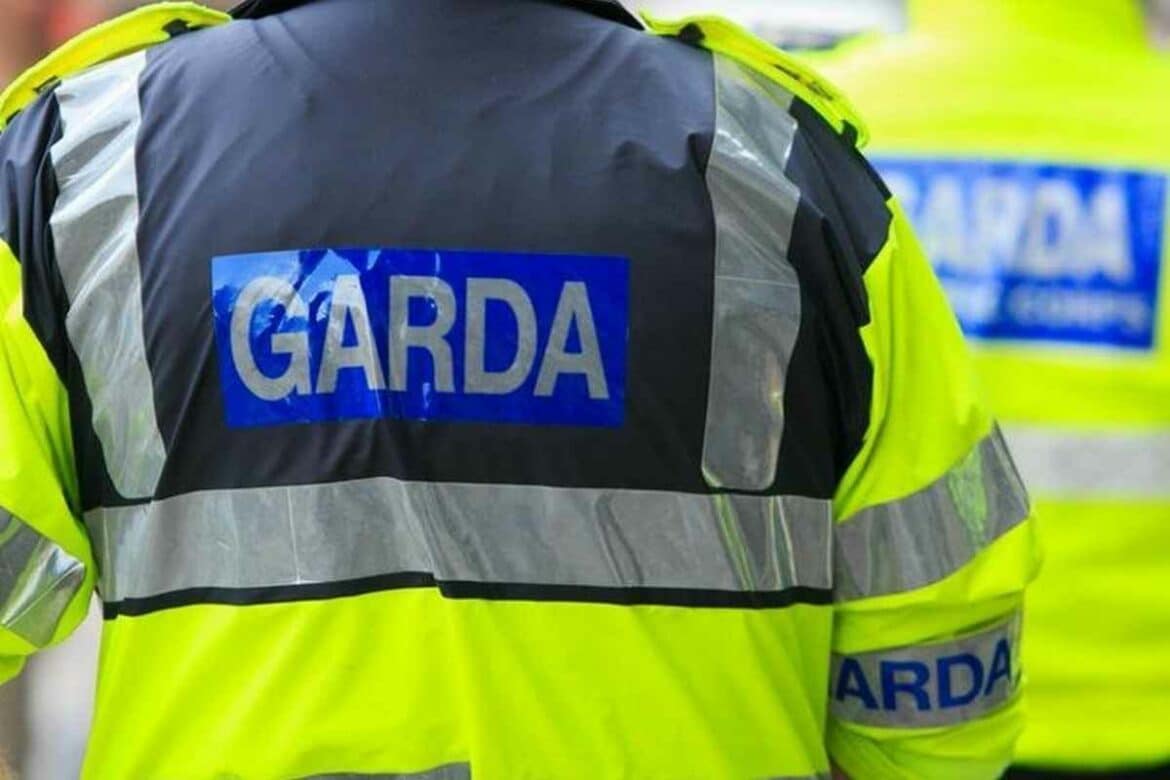 Garda prowadzi śledztwo w sprawie napadu z bronią w ręku na transport gotówki w Dublinie