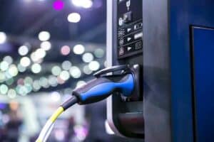 ESB podniesie opłaty za korzystanie z publicznej sieci ładowania samochodów elektrycznych nawet o 52%