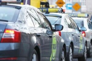 Popyt na taksówki w Dublinie w listopadzie potroił się