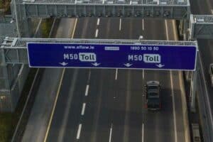 Sześciu kierowców ukaranych grzywnami za niezapłacone opłaty drogowe M50