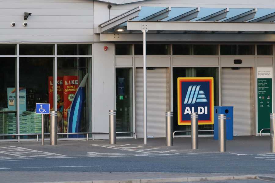 Aldi otworzył 2 nowe sklepy w Cork i Galway tworząc 60 miejsc pracy