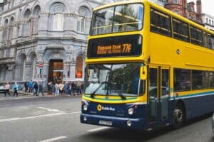 Dziesiątki autobusów elektrycznych w Dublinie nie są użytkowane ze względu na brak punktów ładowania